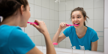 A importância da higiene bucal: Mais do que apenas escovar os dentes